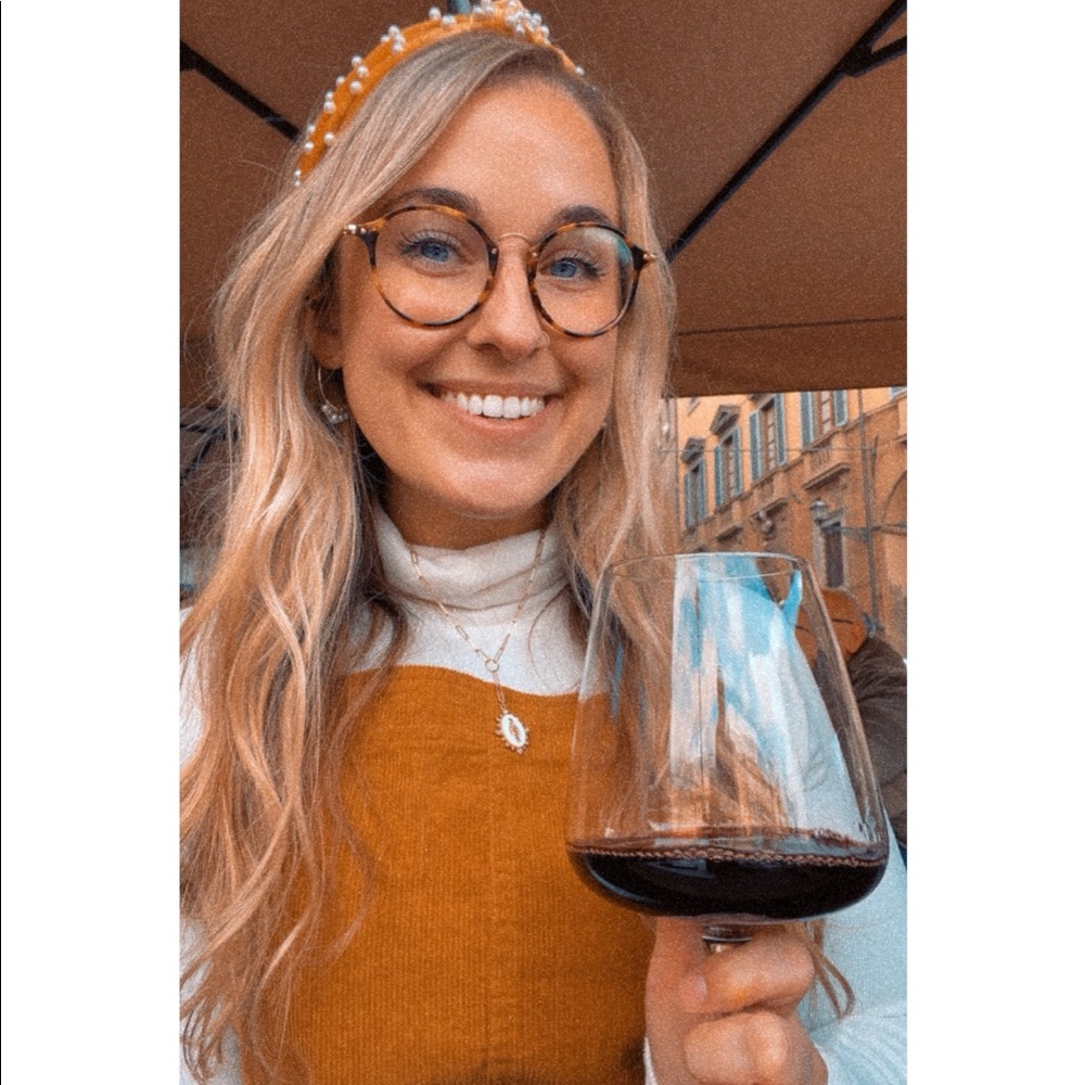 Meet your Posher, Lauren